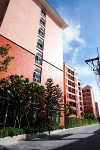 seven seas resort pattaya and sofa bed