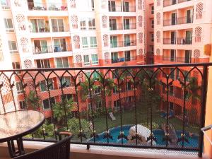 seven seas resort pattaya and sofa bed