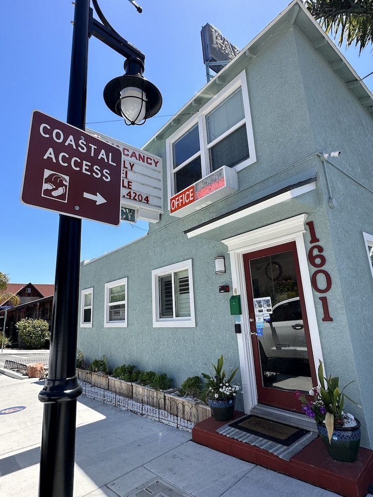 the palomar inn