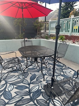 the palomar inn