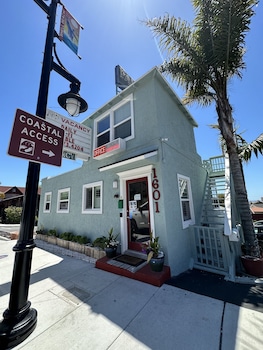 the palomar inn