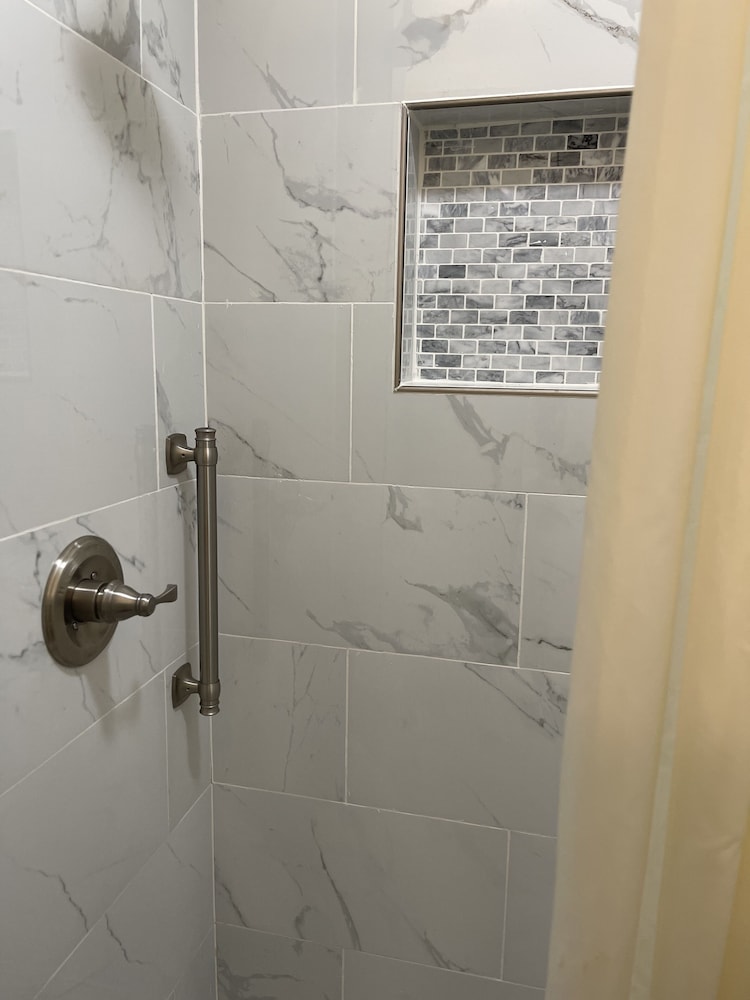 The Palomar Inn,Grover Beach>>Edna,2 star