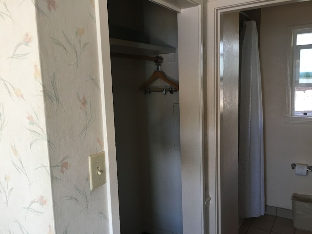 the palomar inn