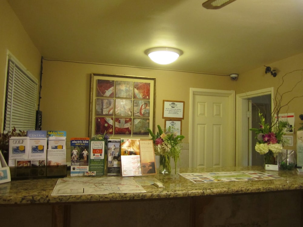 the palomar inn