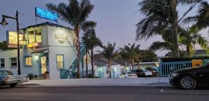 the palomar inn
