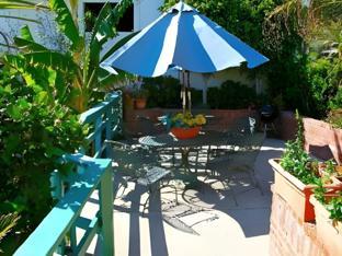 the palomar inn