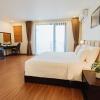 paragon noi bai hotel and pool