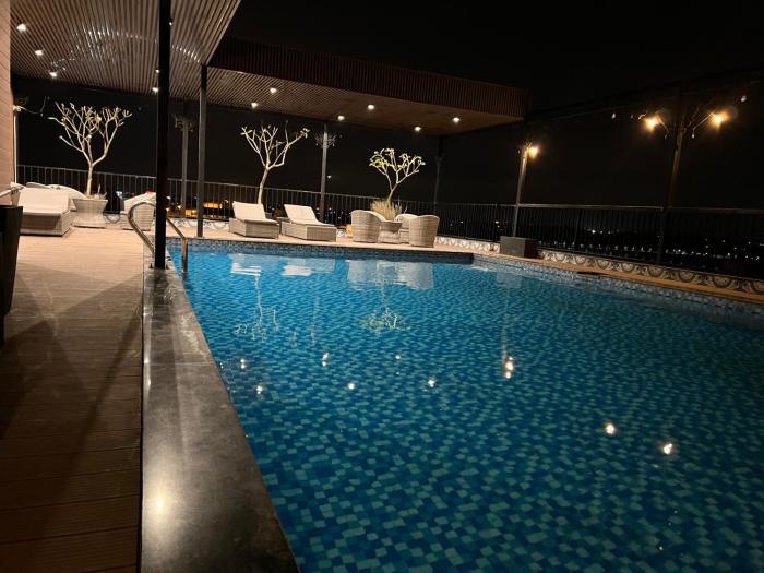 paragon noi bai hotel and pool