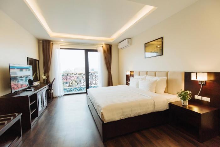 paragon noi bai hotel and pool