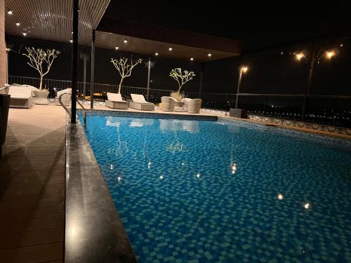 paragon noi bai hotel and pool
