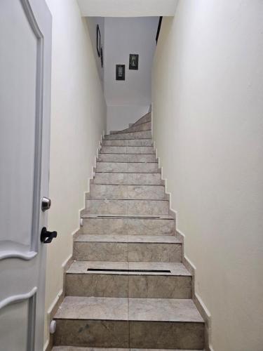 el pueblito al lado de playa dorada