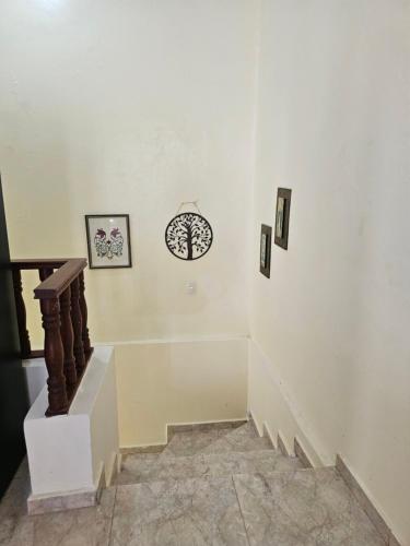 el pueblito al lado de playa dorada