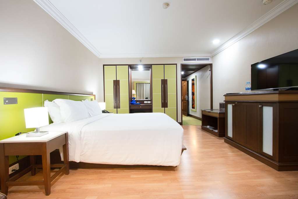 golden tulip sovereign hotel bangkok