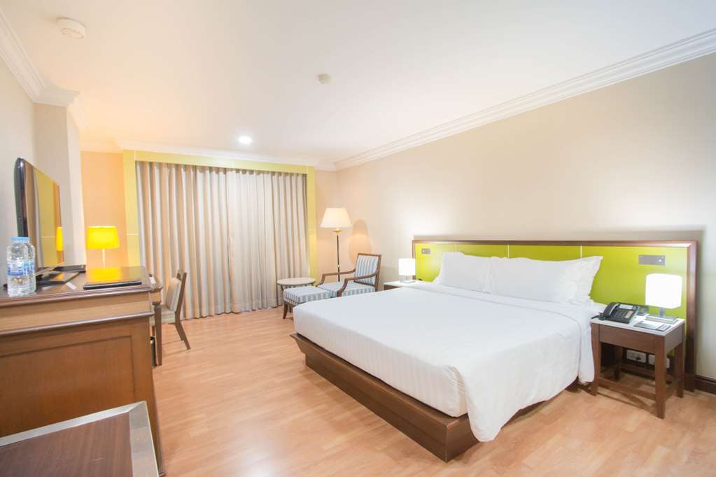 golden tulip sovereign hotel bangkok