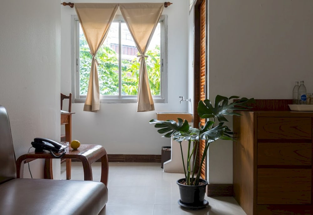 collection o howard square boutique hotel