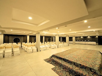 d r utthama nellore am hotel kollection