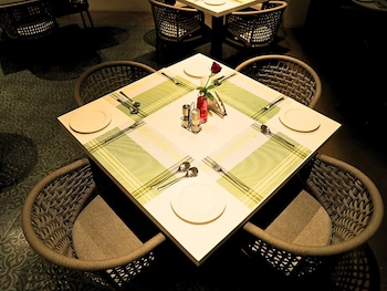 d r utthama nellore am hotel kollection