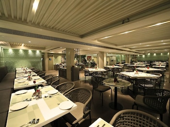 d r utthama nellore am hotel kollection