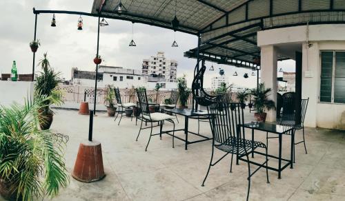 madhav guest house