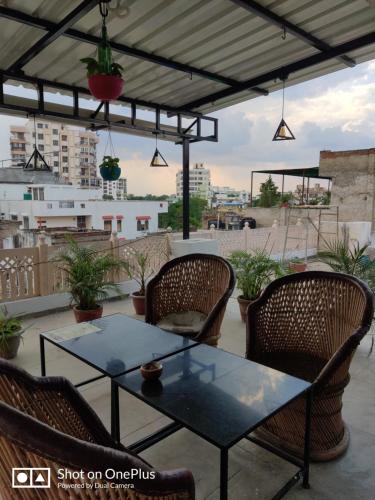 madhav guest house