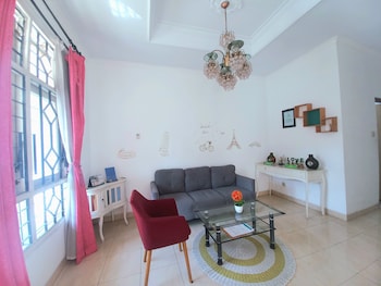 homestay jogja 4 kamar tidur full ac dekat gembiraloka