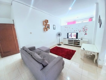 homestay jogja 4 kamar tidur full ac dekat gembiraloka