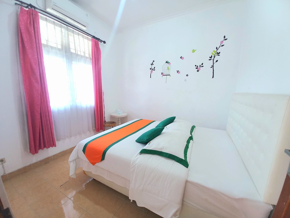 homestay jogja 4 kamar tidur full ac dekat gembiraloka