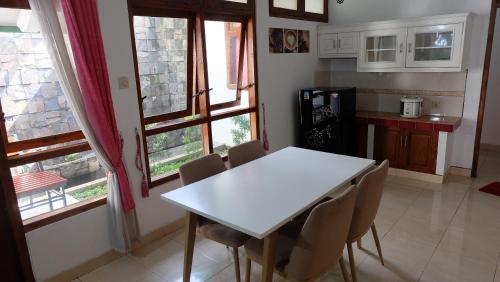 homestay jogja 4 kamar tidur full ac dekat gembiraloka