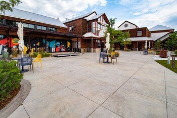 Industrial Old Town Bungalow W/ Free Cruiser Bikes,,3 star