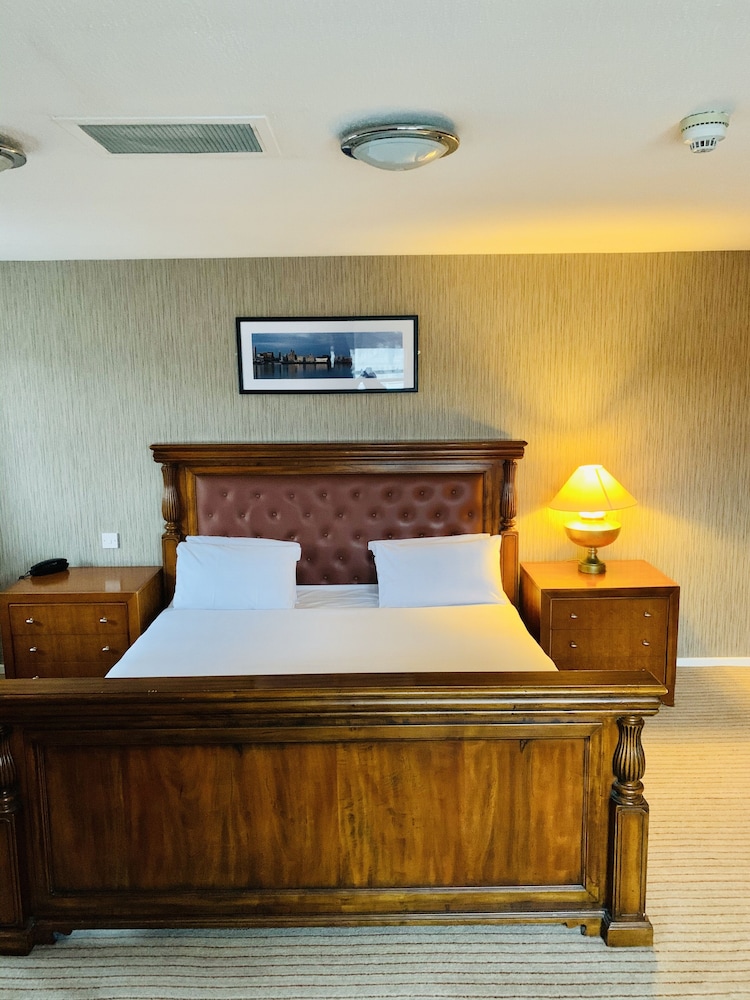 sir thomas hotel