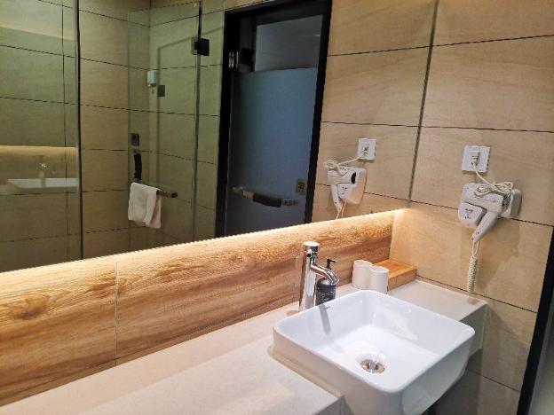 starway hotel linzhi