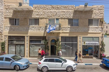 port inn hostel