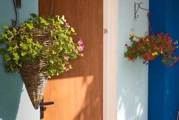 port inn hostel