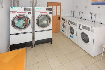 port inn hostel