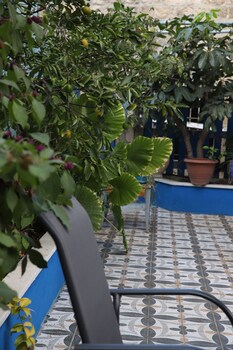 port inn hostel