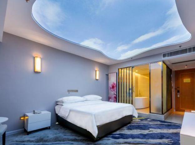 vienna international hotel zhaoqing center lake view