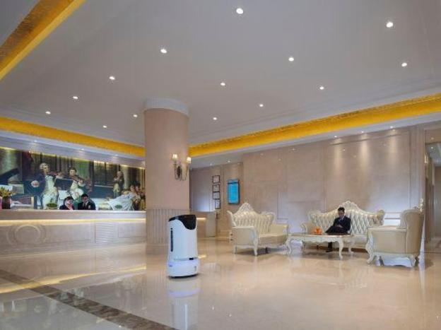 vienna international hotel zhaoqing center lake view