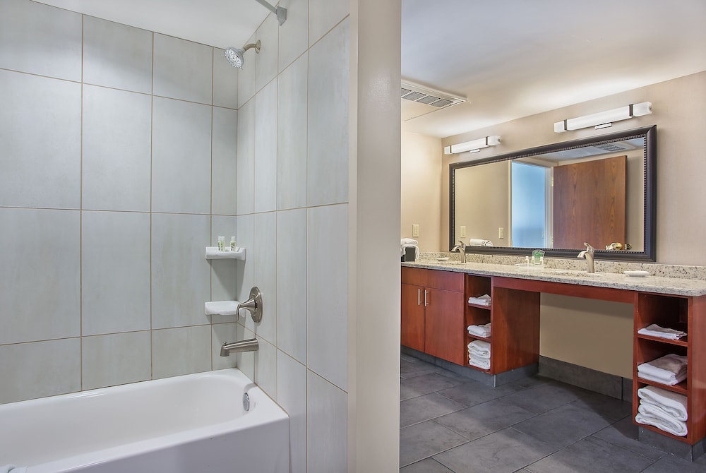 holiday inn university plaza bowling green by ihg