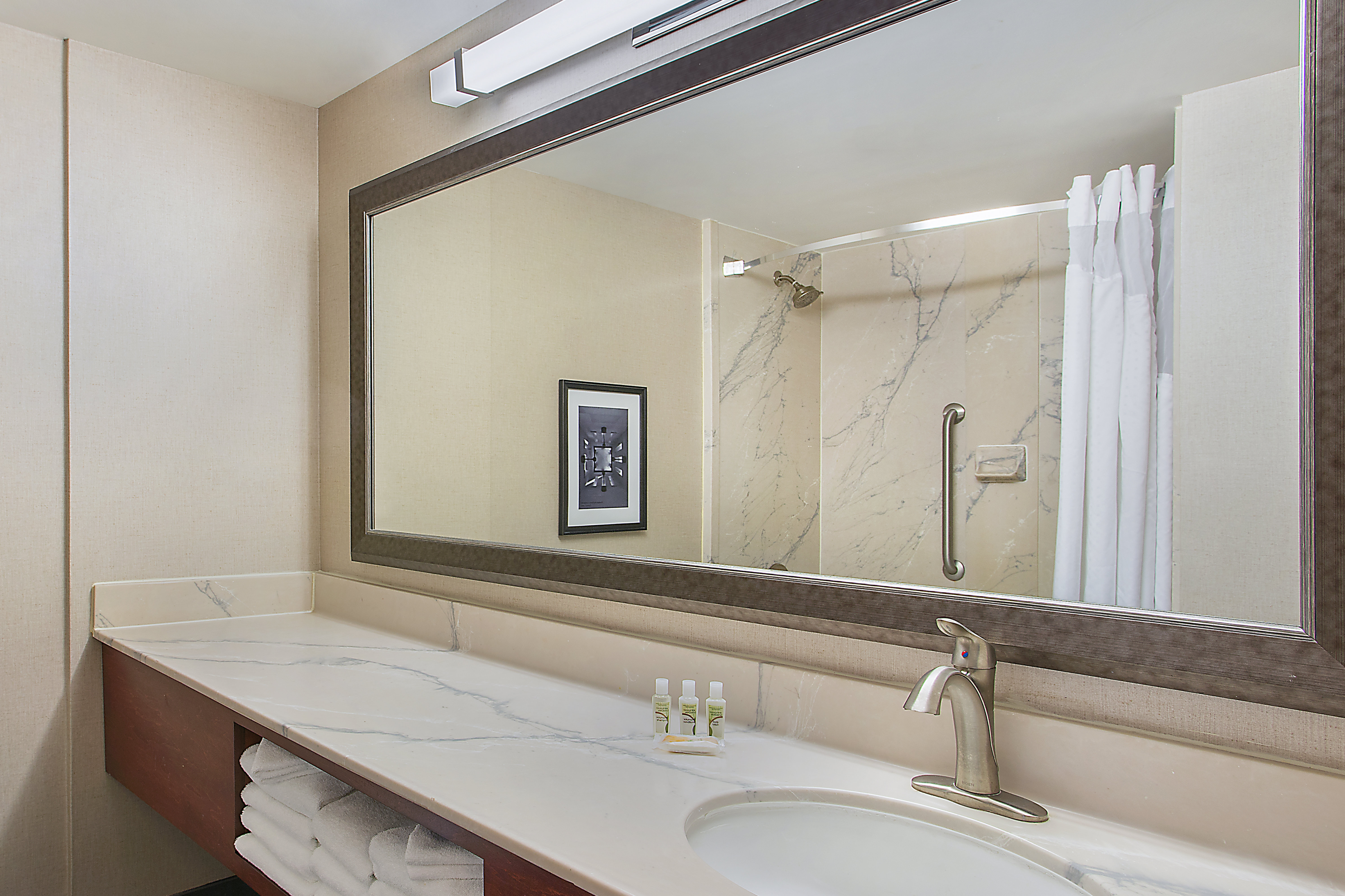 holiday inn university plaza bowling green by ihg