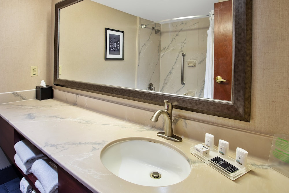 holiday inn university plaza bowling green by ihg