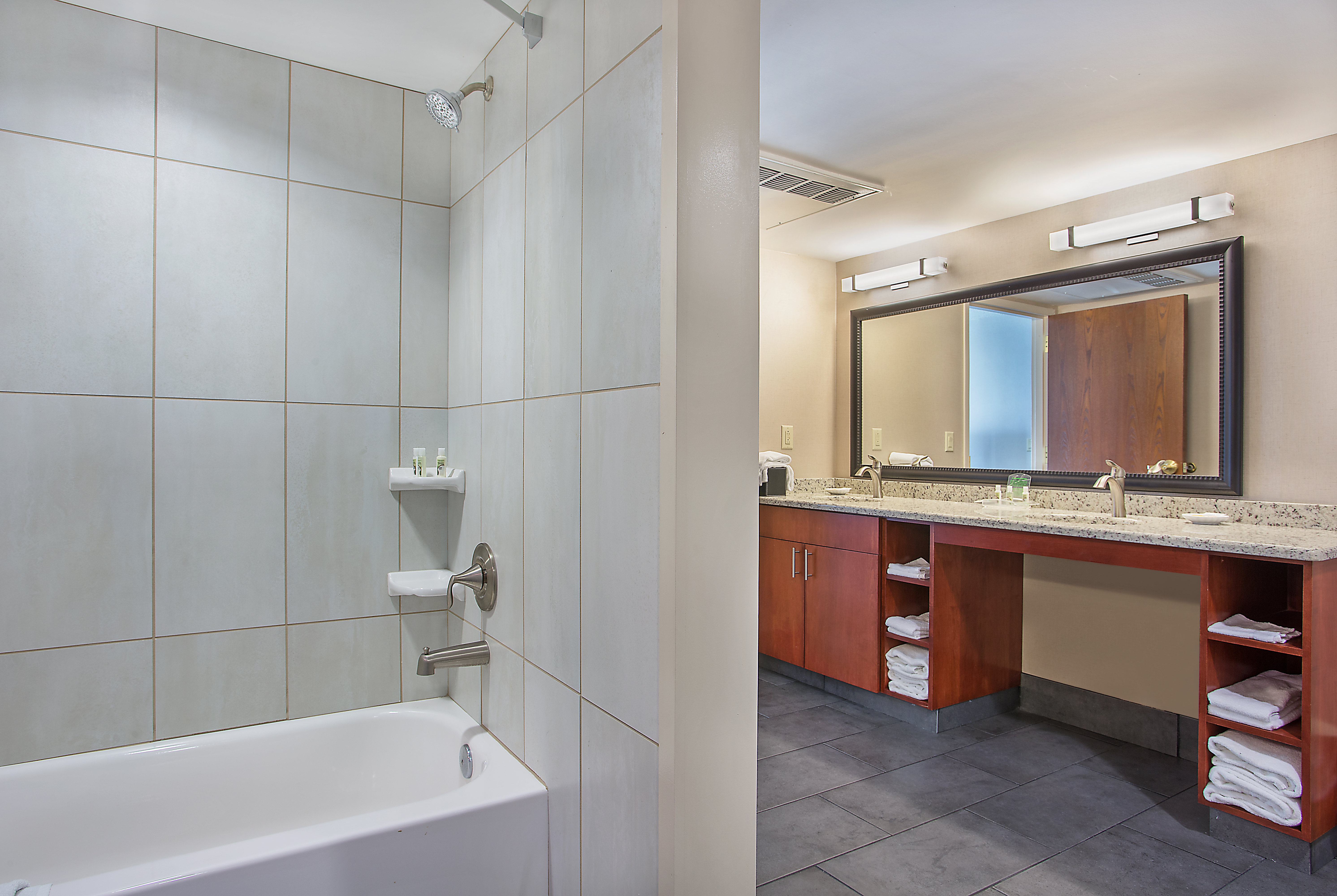 holiday inn university plaza bowling green by ihg