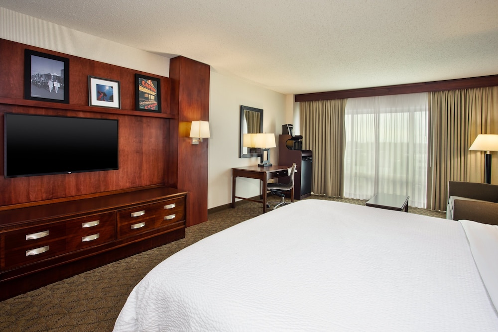 holiday inn university plaza bowling green by ihg