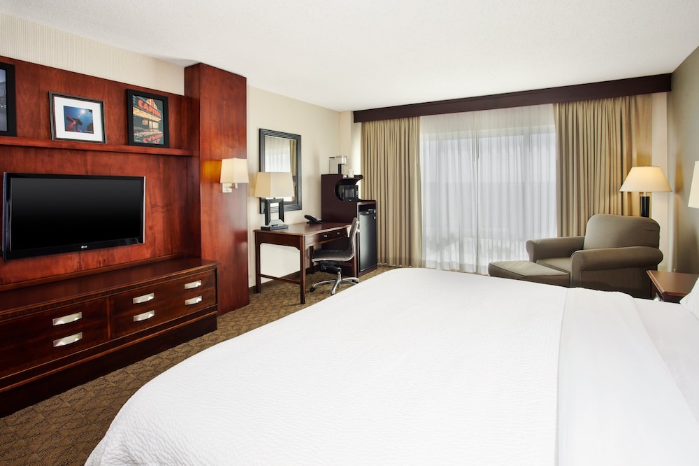 holiday inn university plaza bowling green by ihg
