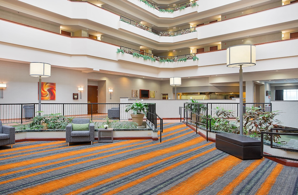 holiday inn university plaza bowling green by ihg