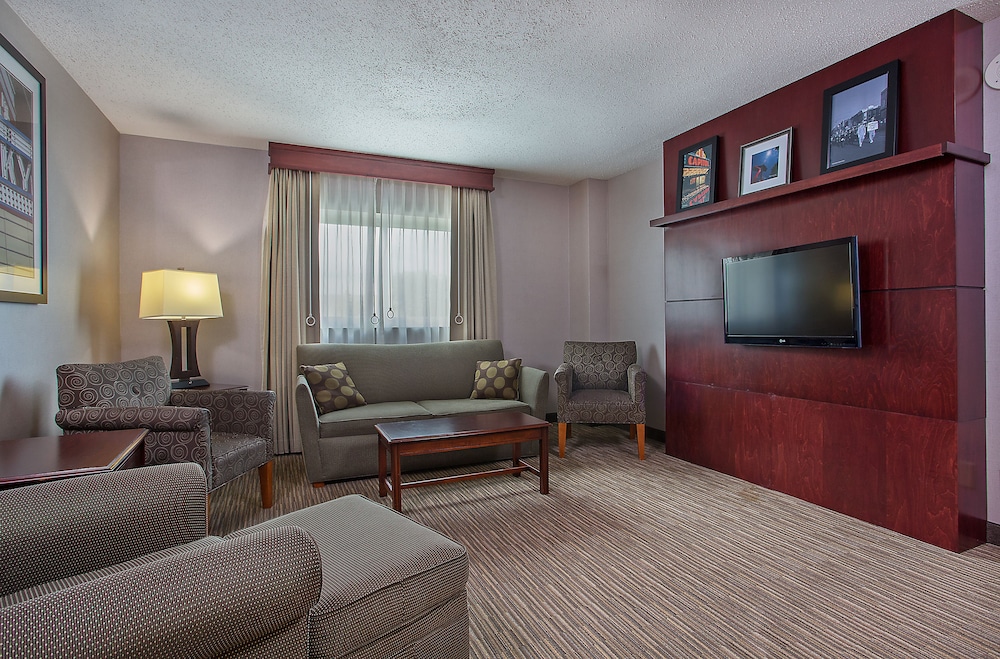 holiday inn university plaza bowling green by ihg