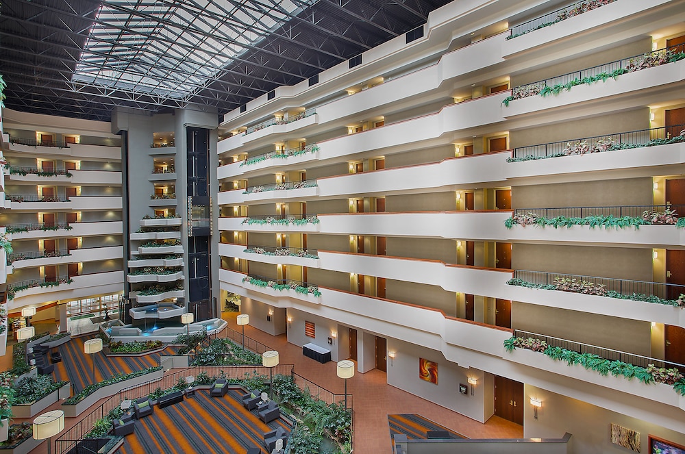 holiday inn university plaza bowling green by ihg