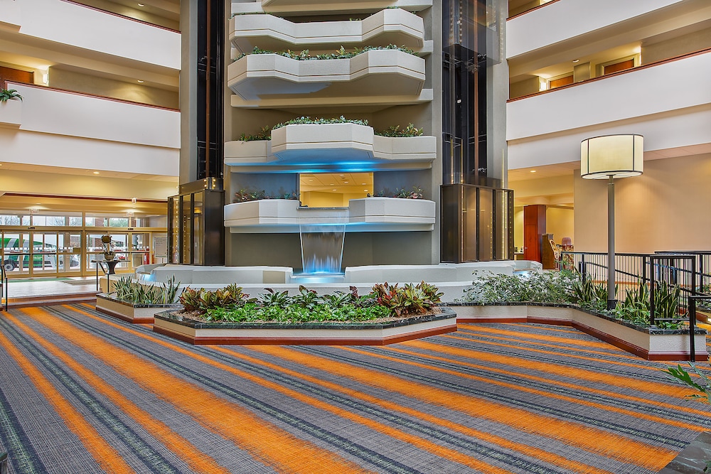 holiday inn university plaza bowling green by ihg