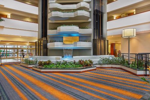 holiday inn university plaza bowling green by ihg