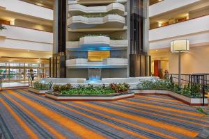 holiday inn university plaza bowling green by ihg