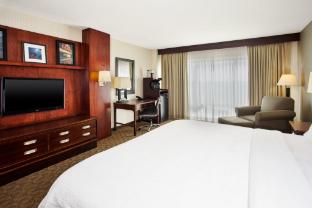 holiday inn university plaza bowling green by ihg